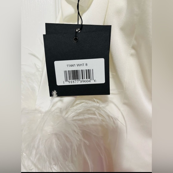 NWT IEENA/MAC DUGGAL SZ 8 White Off The Shoulder with Ostrich Feathers #11441 - Picture 7 of 11
